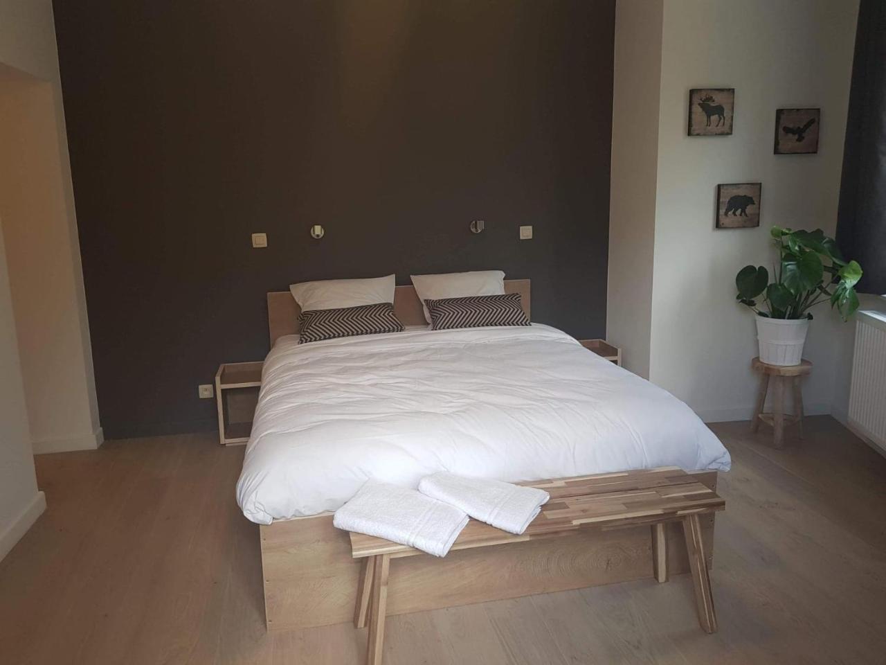 Au Sommet De La Cascade Hotell Stavelot Exteriör bild
