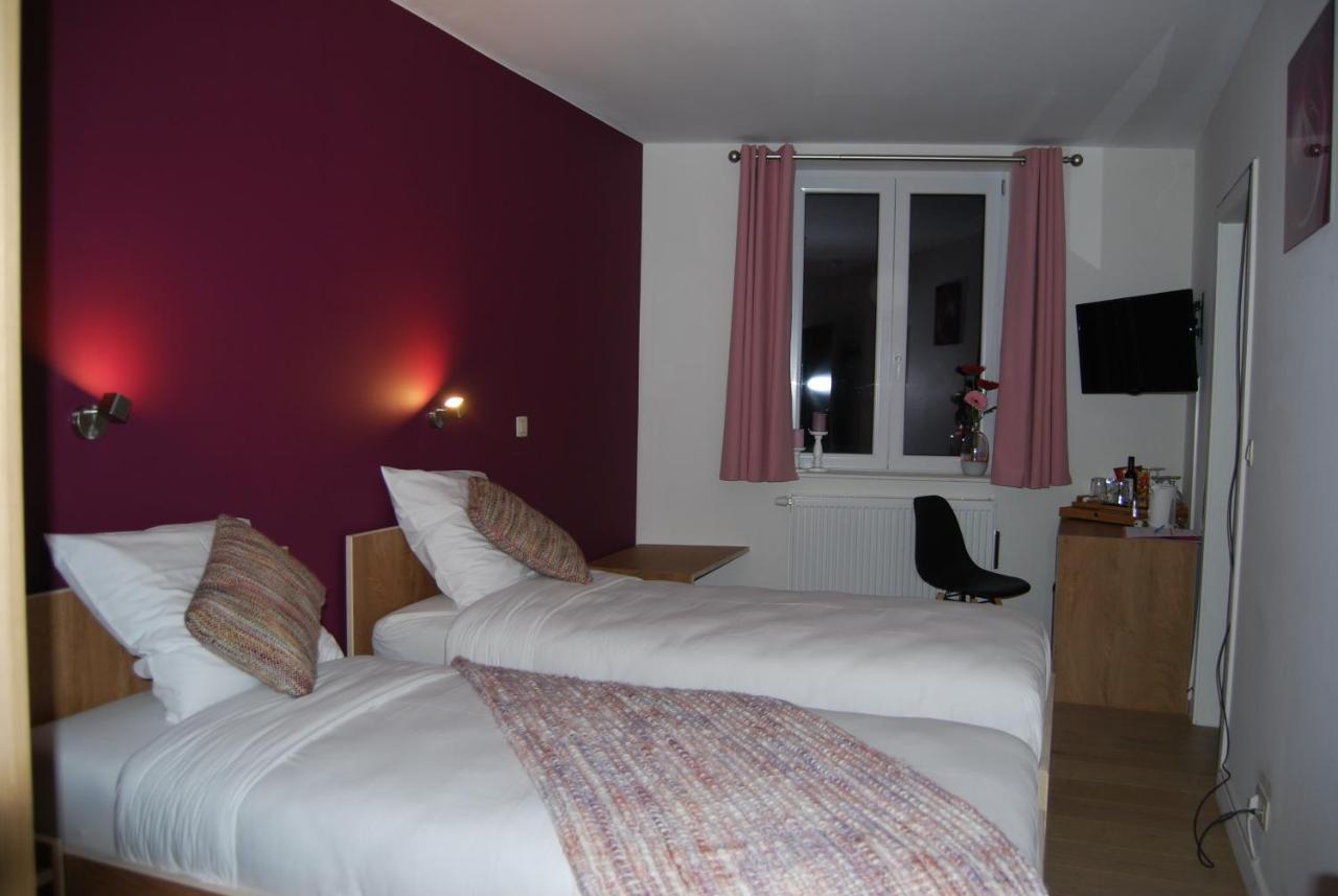 Au Sommet De La Cascade Hotell Stavelot Exteriör bild