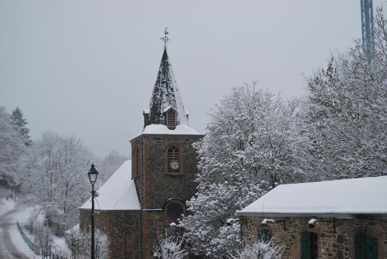 Au Sommet De La Cascade Hotell Stavelot Exteriör bild